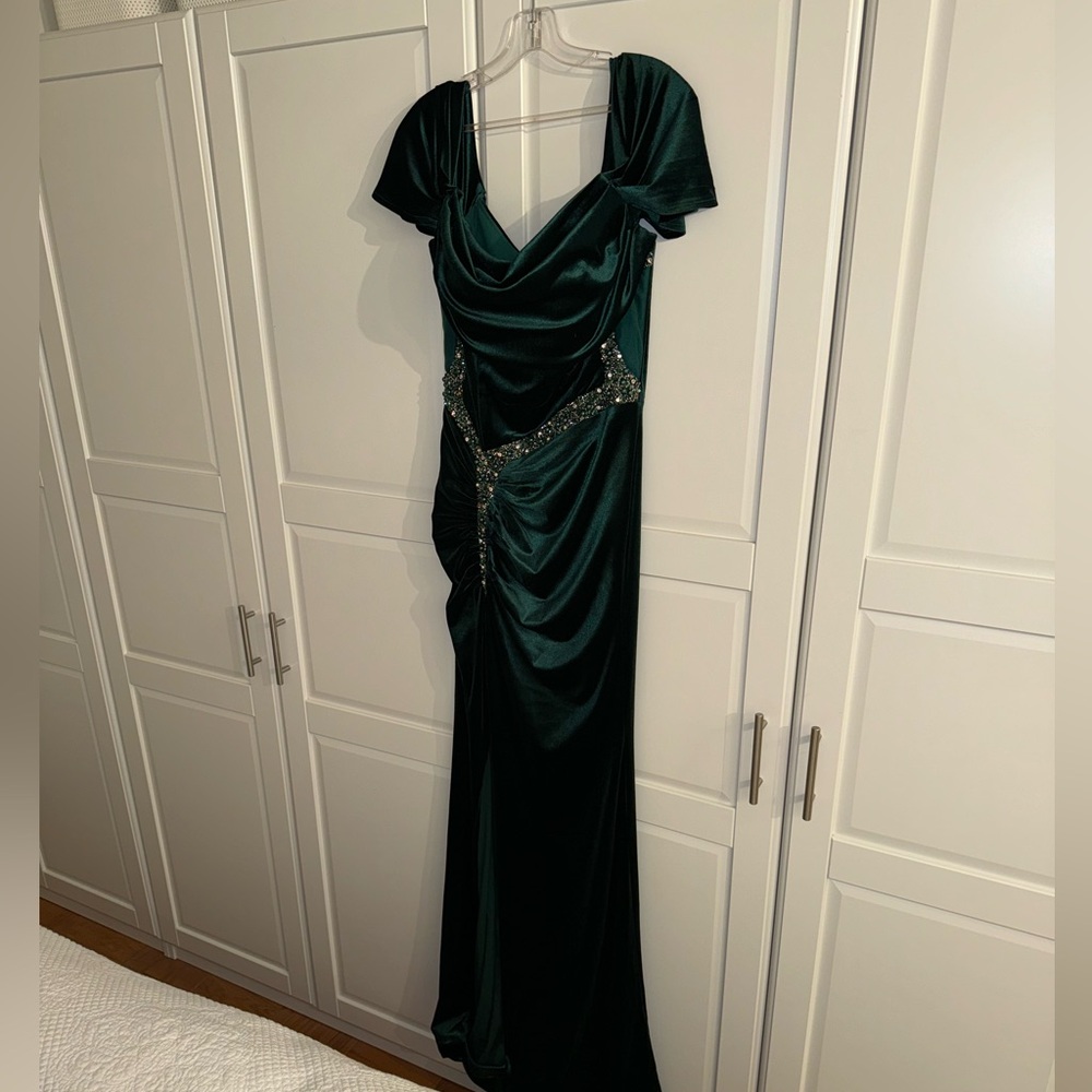 Custom gown - Picture 3 of 15